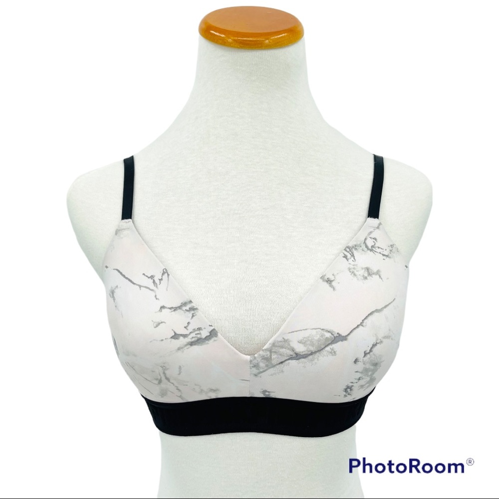 PINK Victoria's Secret Wireless Wear Everywhere Lightly Lined Bra